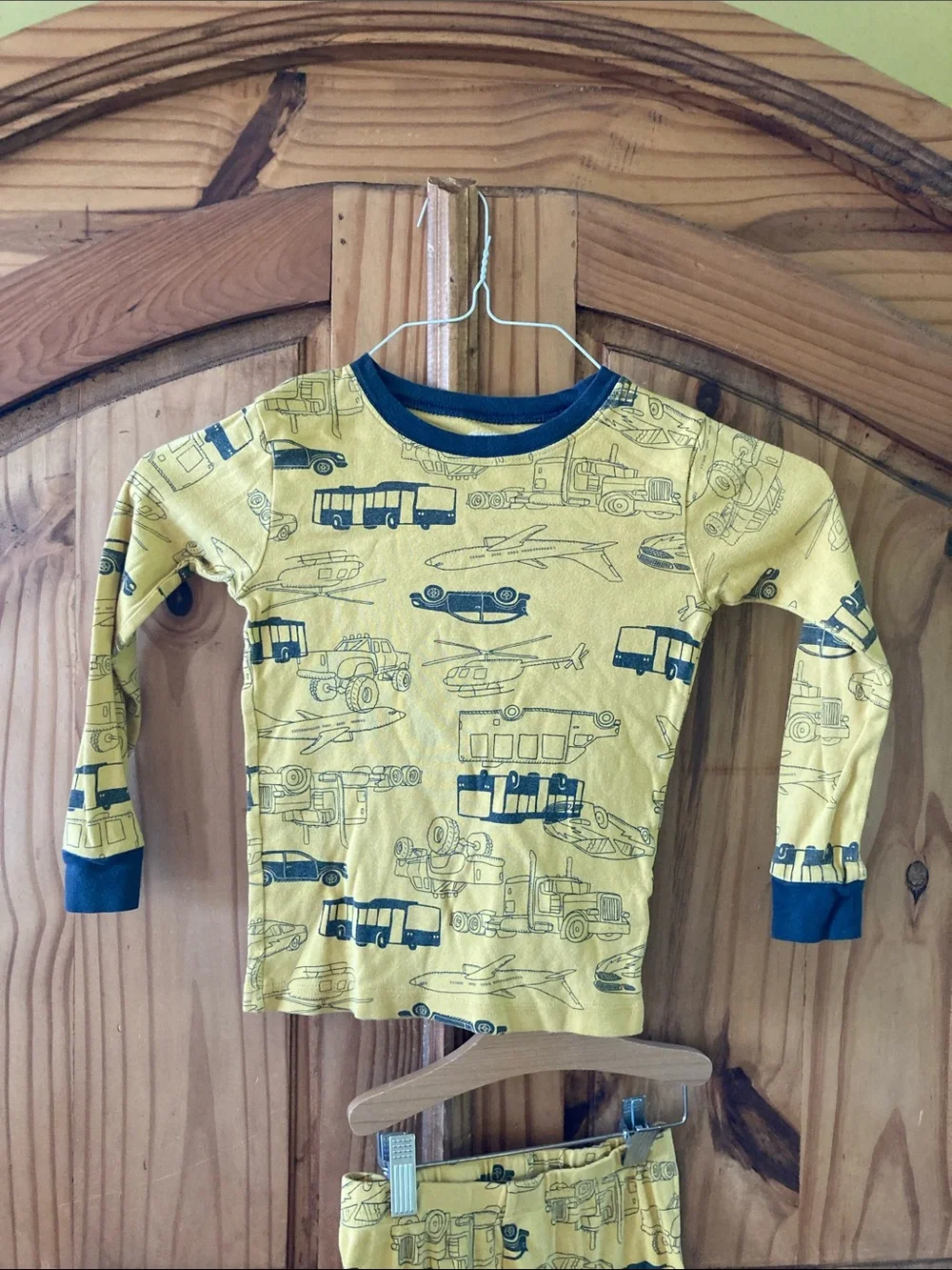 Boys Carter’s yellow gray airplane truck  2 piece long sleeve pajamas size 7